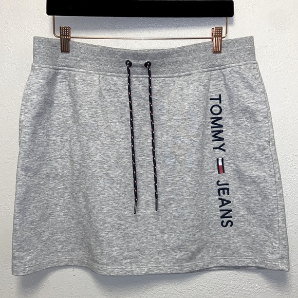 Tommy Hilfiger Light Gray Fleece Drawstring Embroidered Logo Mini Skirt: 3568 - Picture 2 of 6